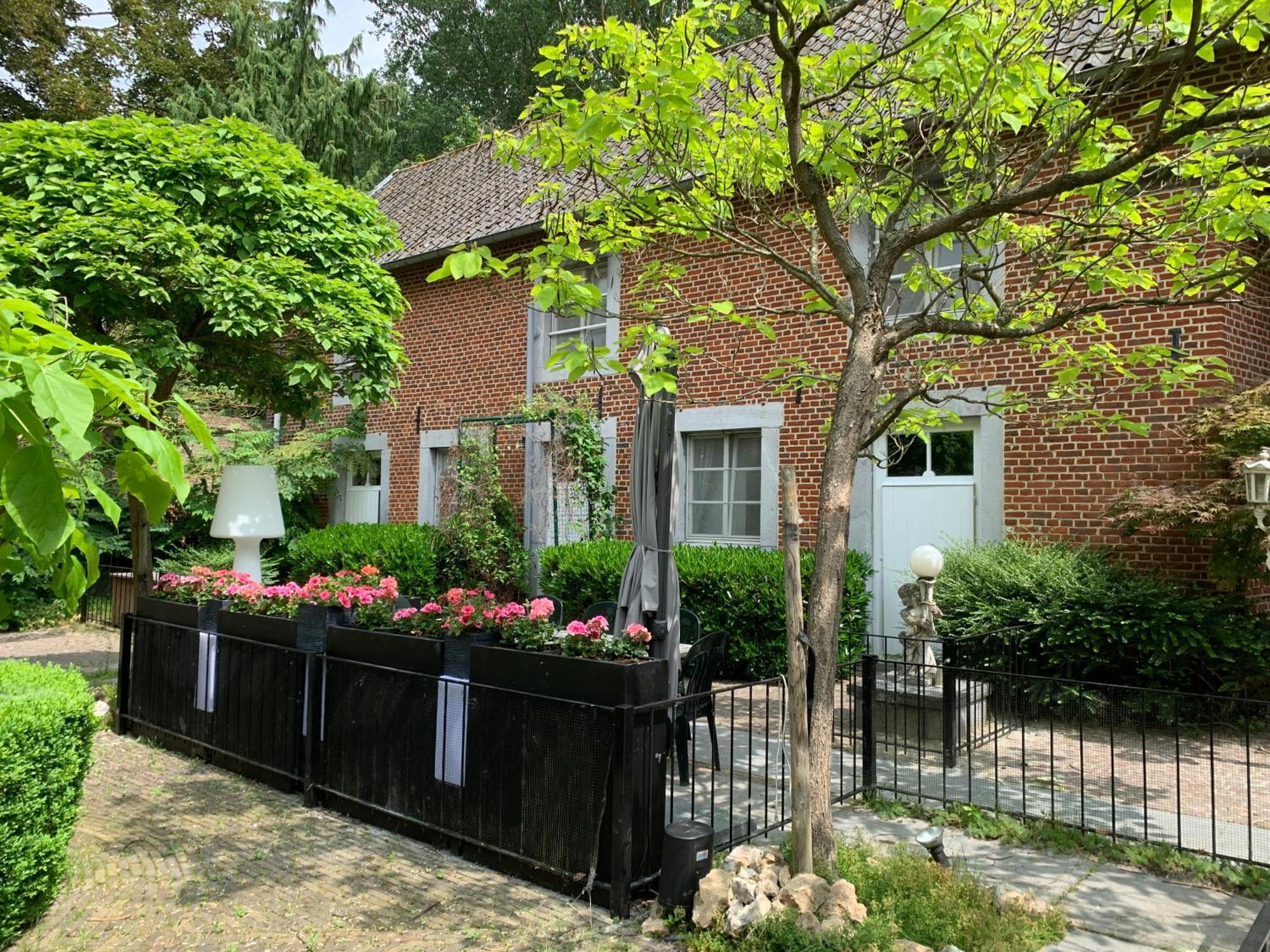 Vakantie Huizen De Heerlijkheid Satenbergh Heers Exterior photo